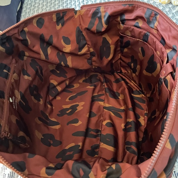 The (Re)sourced Weekender Bag in Painted Leopard - Picture 4 of 8